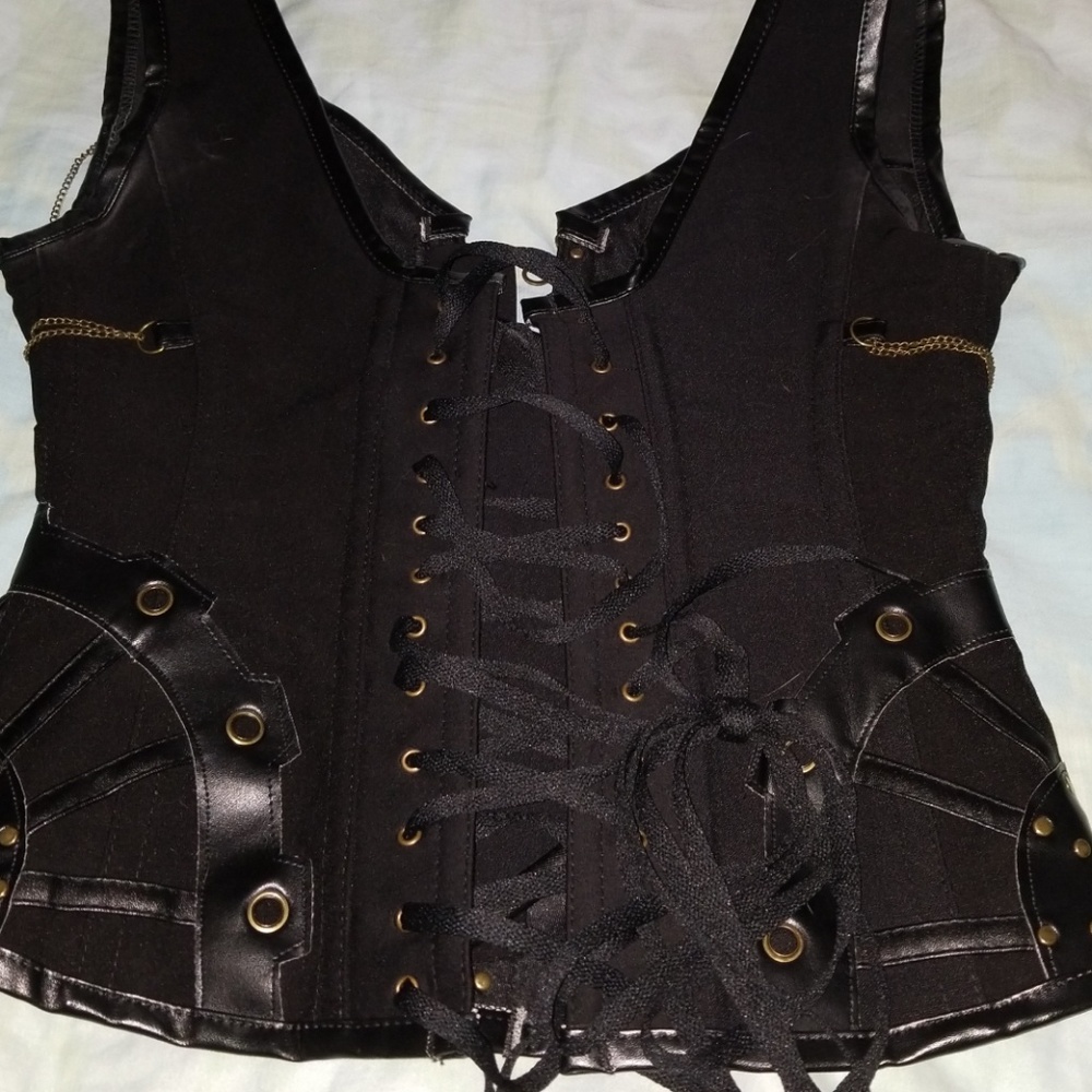 Corset - Picture 6 of 8